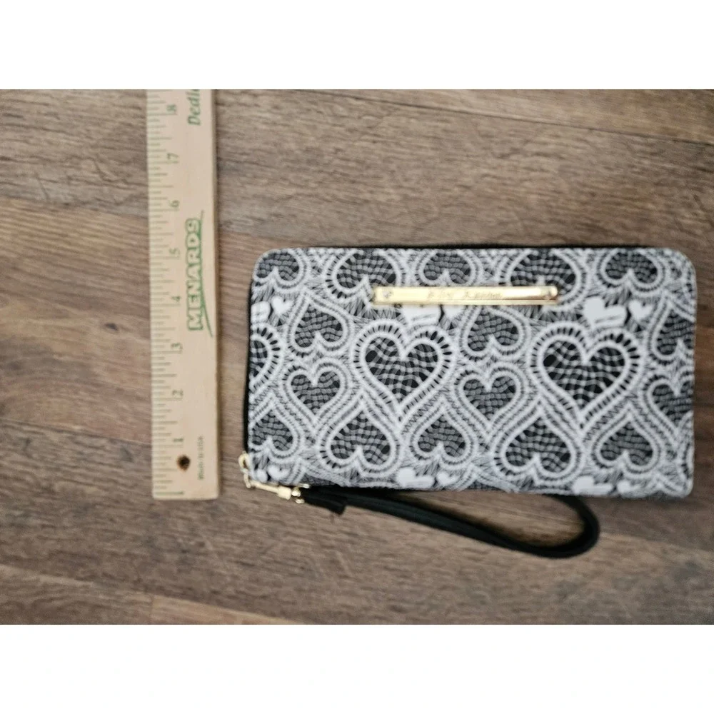 Betsey Johnson Black White Lace Heart Print Wristlet Wallet Gold Hardware Zip